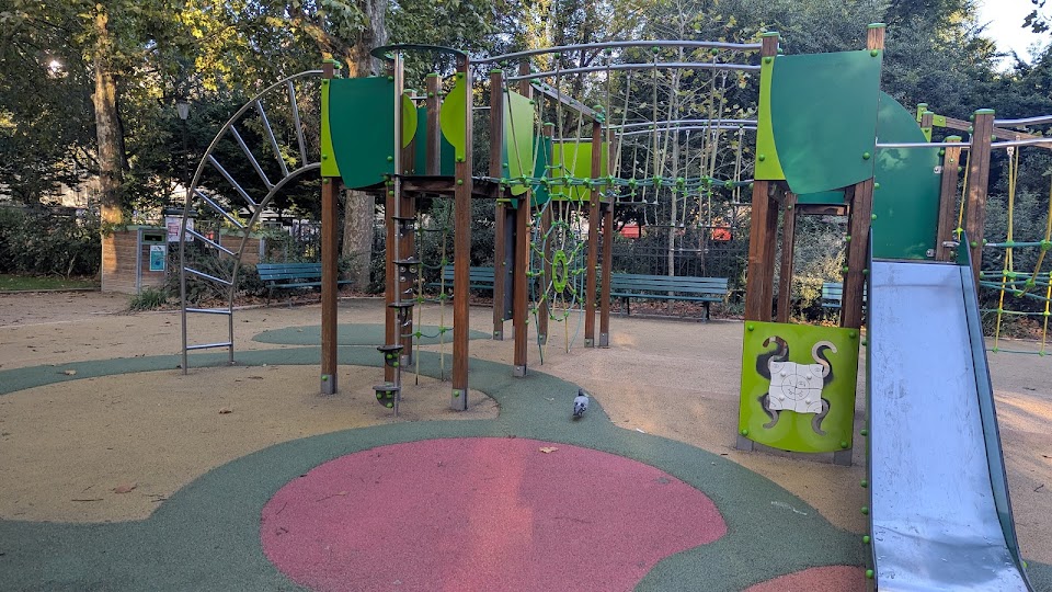 2-Day Parks & Playgrounds Adventure in Paris