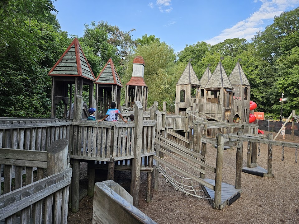 2-Day Parks & Playgrounds Adventure in Toronto